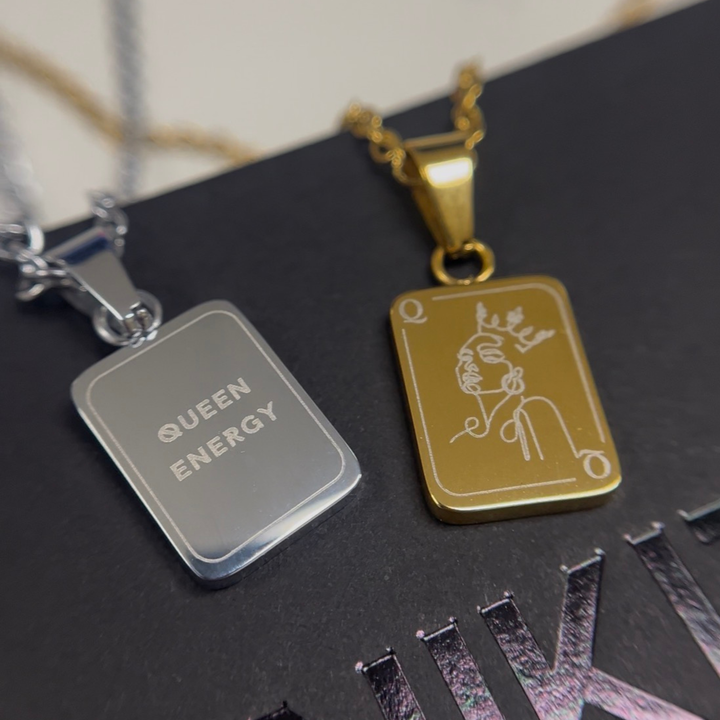 QUEEN Pendant Necklace - Gold - Image 3
